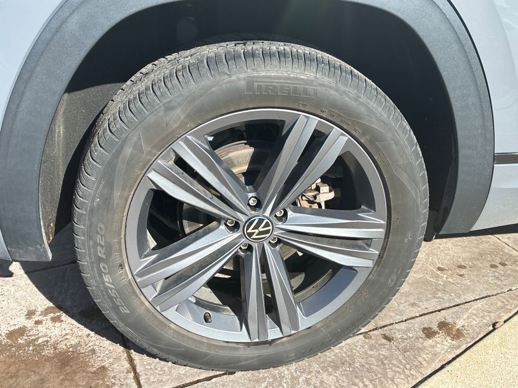 Used 2021 Volkswagen Atlas Cross Sport SE image 11