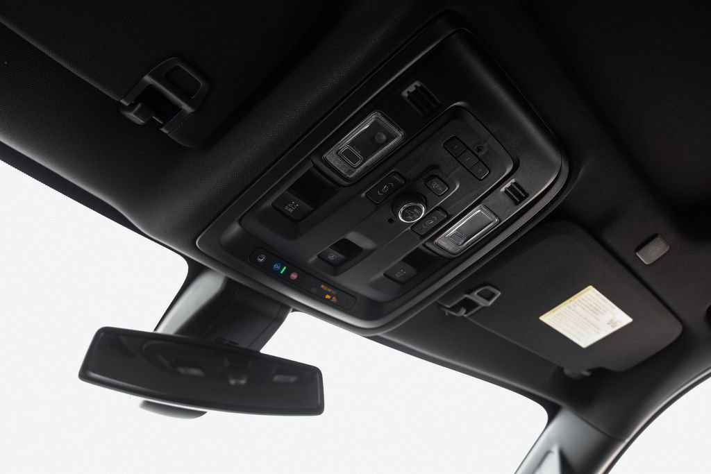 Used 2021 GMC Yukon XL SLT w/ SLT Premium Package image 26