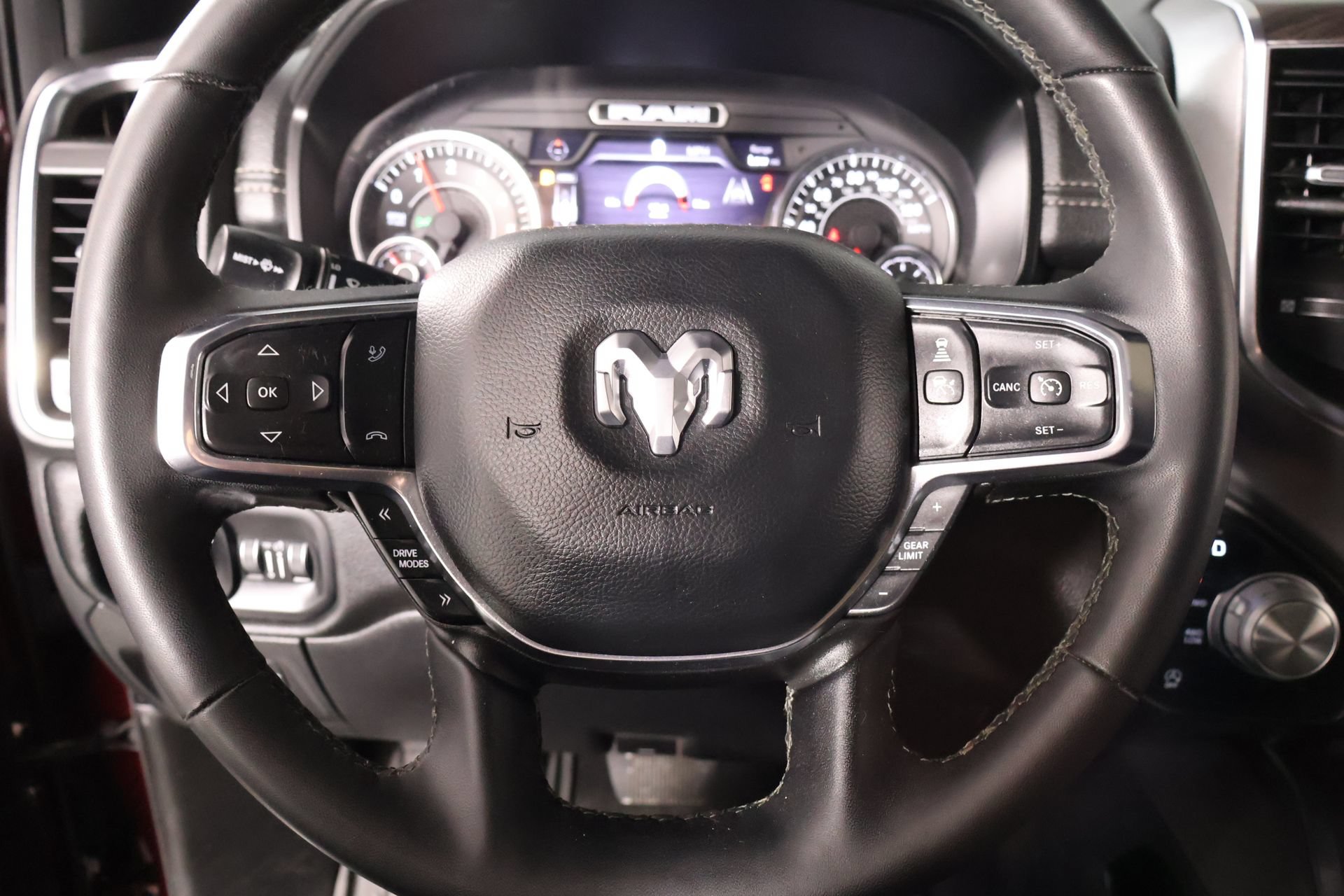 Used 2025 RAM 1500 Laramie w/ Laramie Southwest Edition AWD/4WD image 3