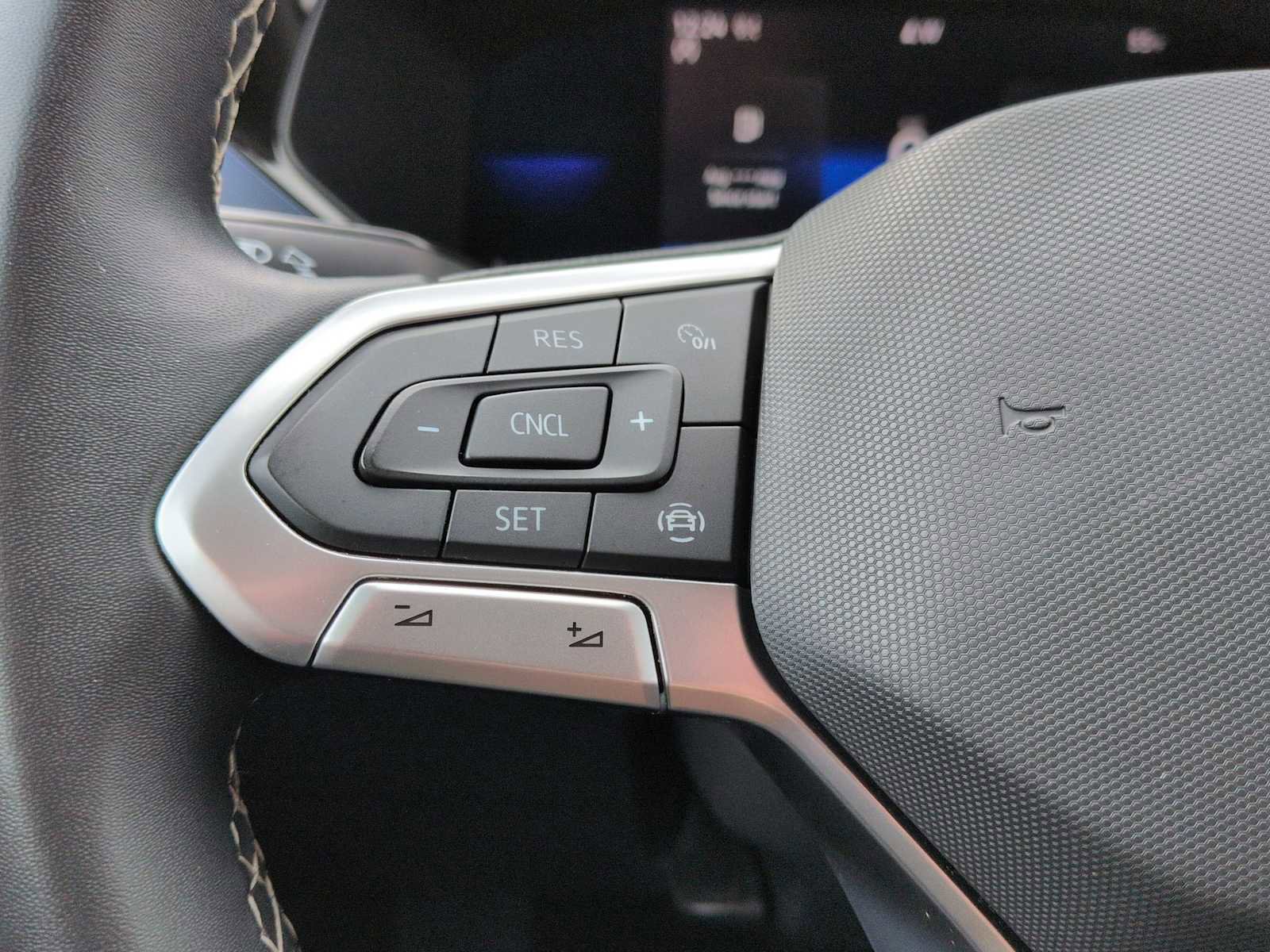 Used 2022 Volkswagen Taos SE image 24