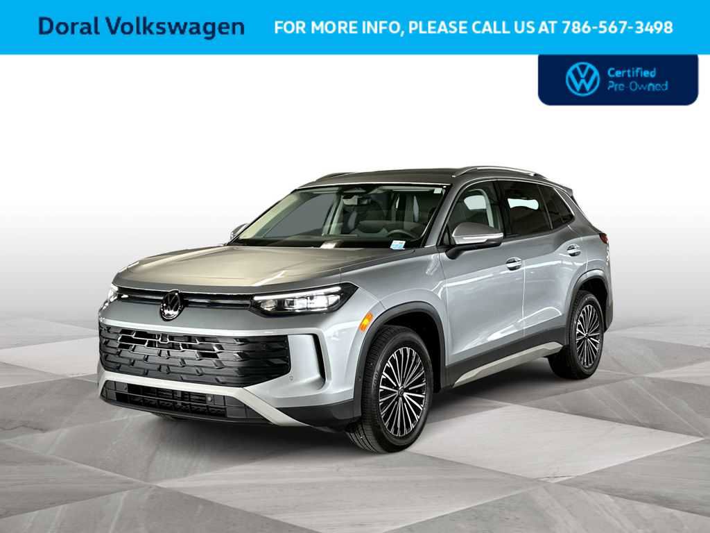 Used 2025 Volkswagen Tiguan S w/ 18" Wheel Package FWD image 4