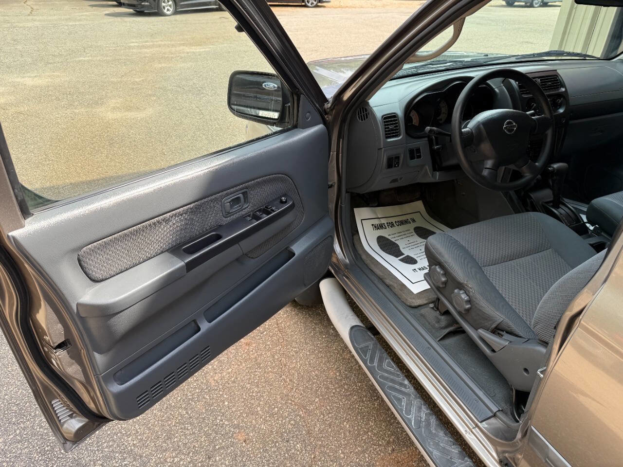 Used 2004 Nissan Xterra XE AWD/4WD image 9