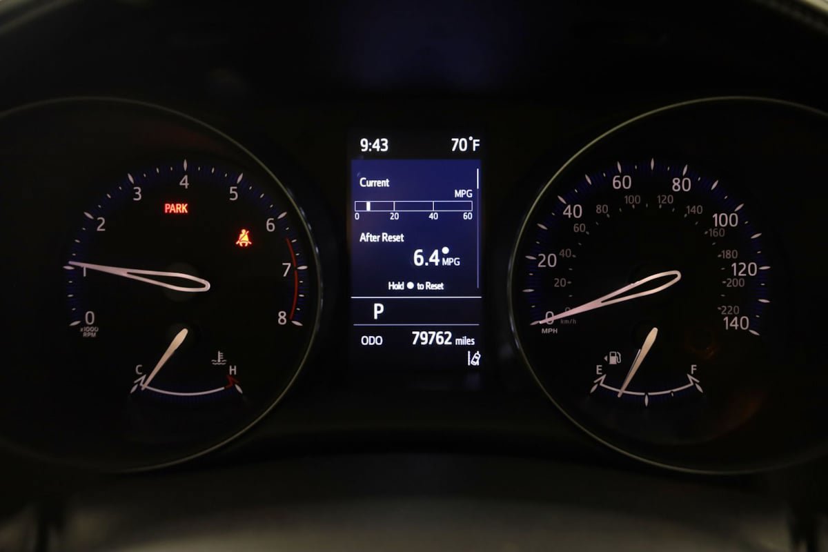 Used 2021 Toyota C-HR LE FWD image 14