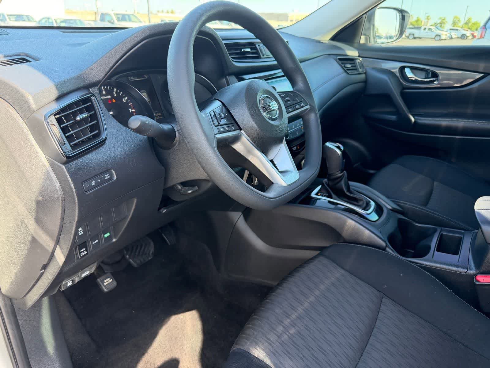 Certified 2017 Nissan Rogue S AWD/4WD image 2