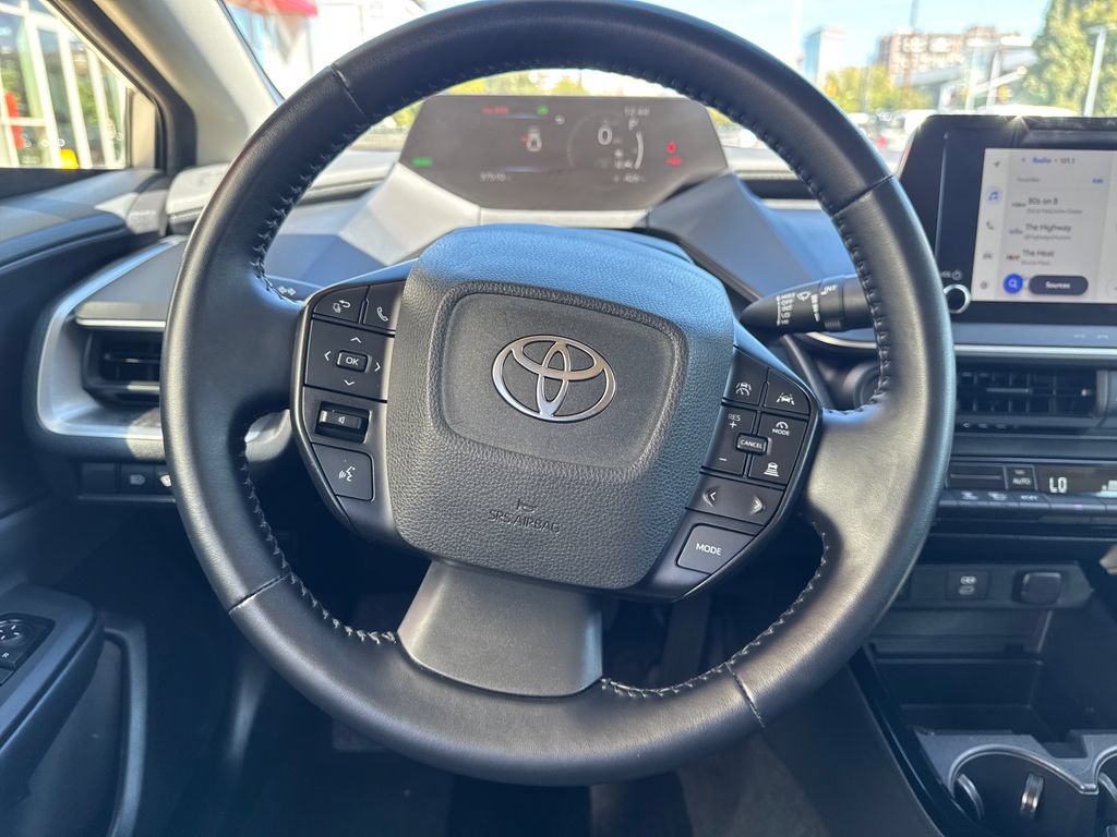 Certified 2025 Toyota Prius LE FWD image 15