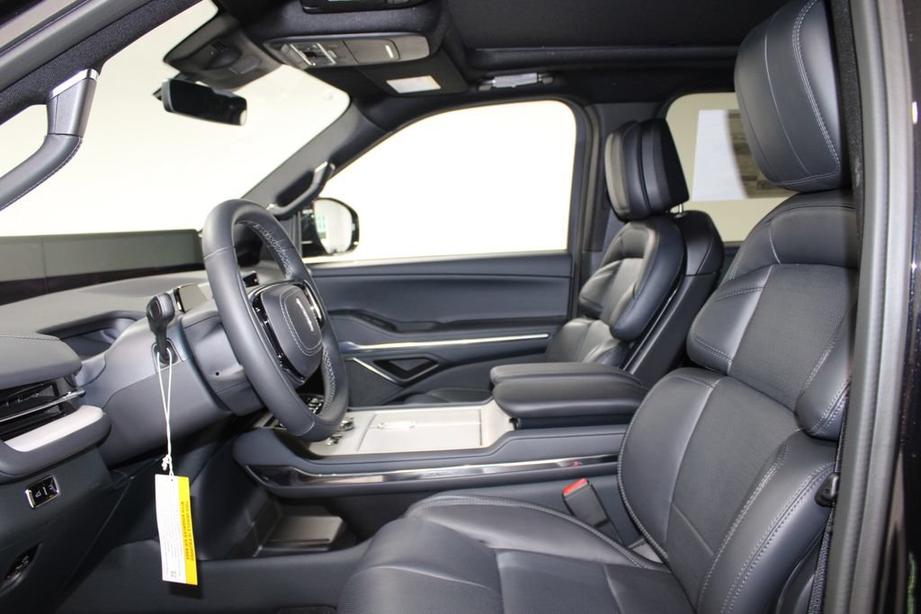 New 2027 Lincoln Navigator Reserve w/ Jet Appearance Package AWD/4WD image 25