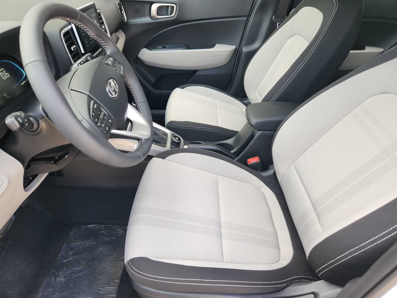 New 2026 Hyundai Venue SEL FWD image 10