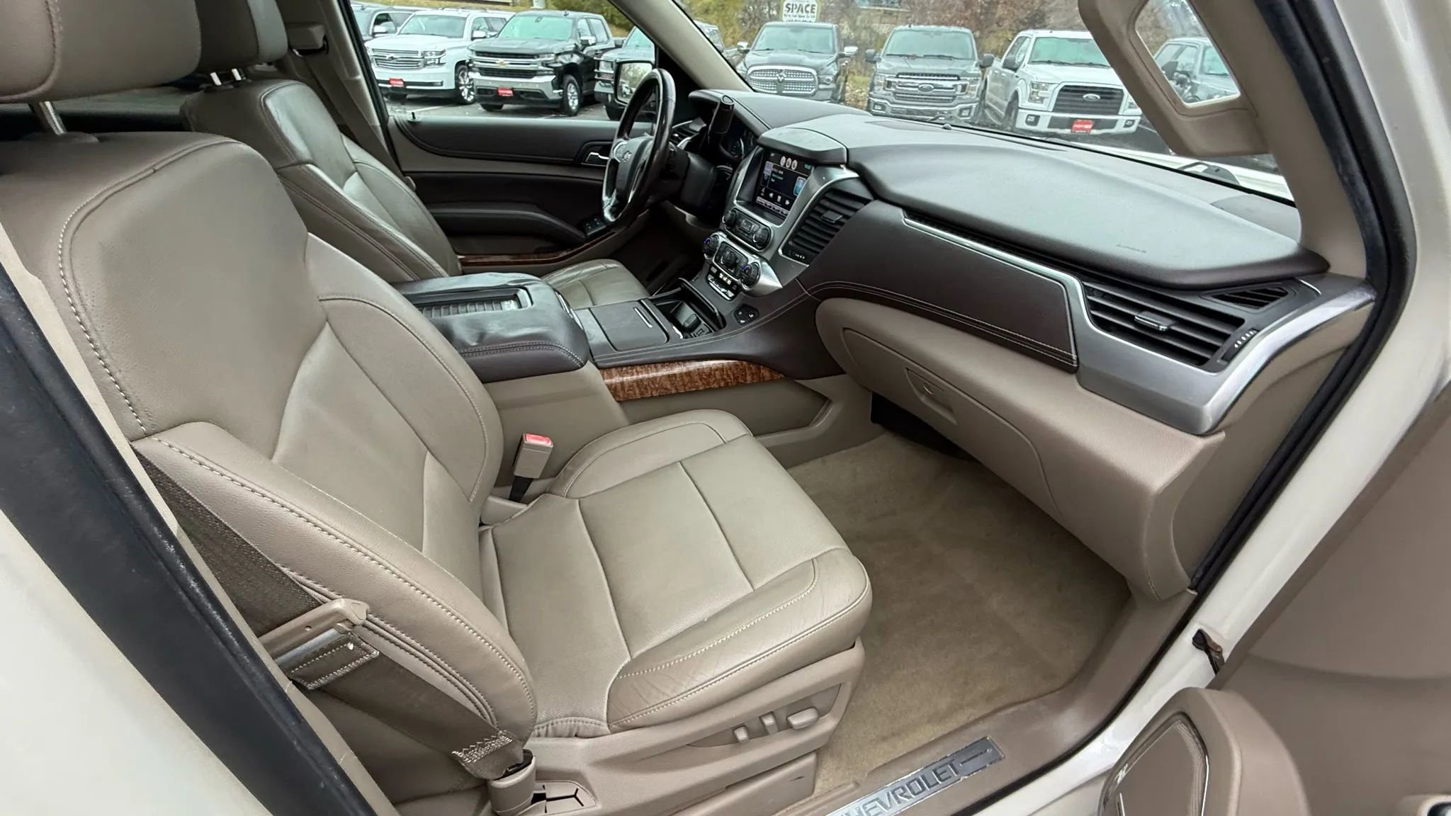 Used 2015 Chevrolet Suburban LTZ image 33