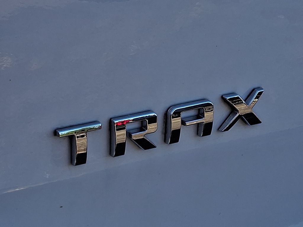 Used 2018 Chevrolet Trax LS w/ LPO, Protection Package FWD image 11