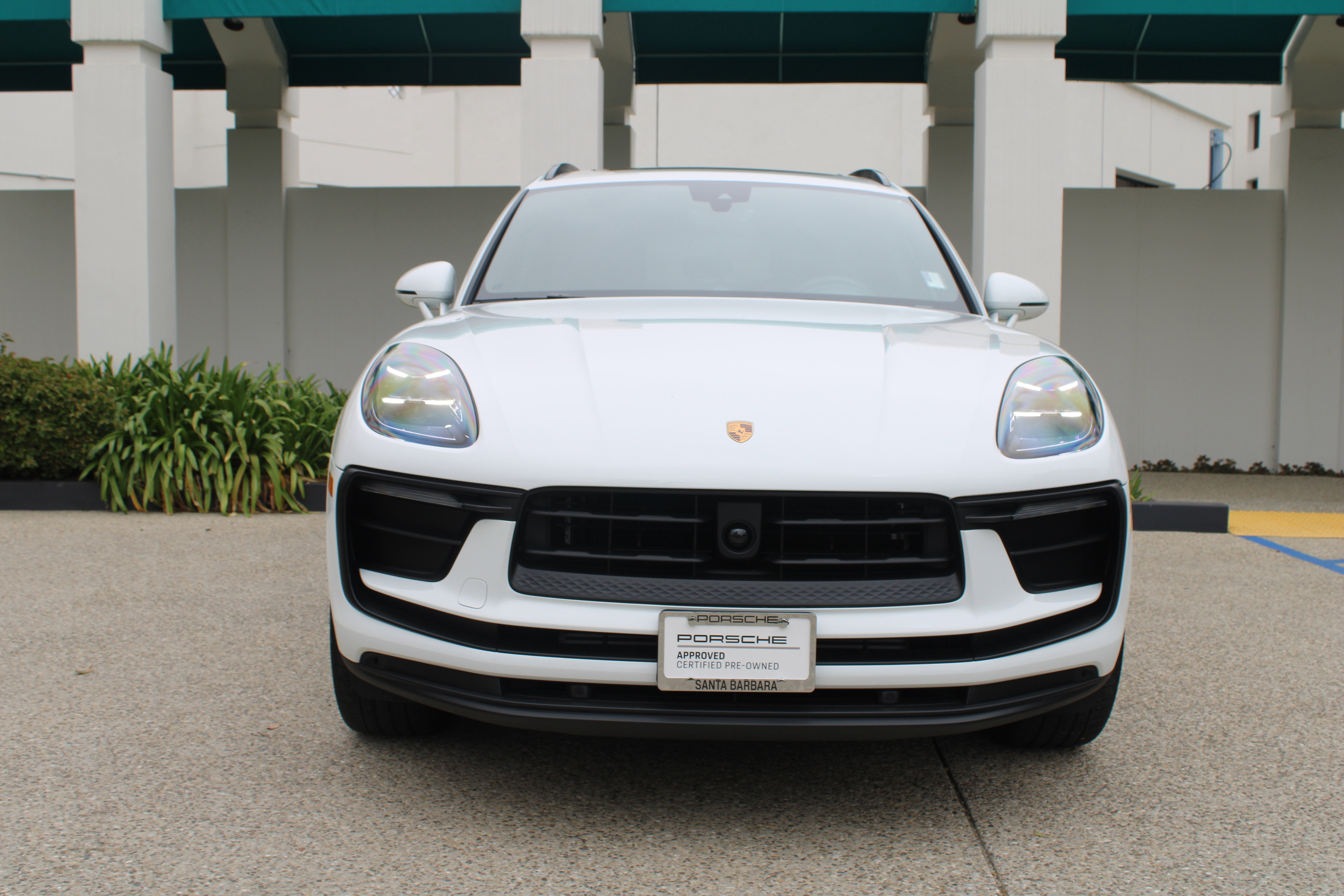Certified 2026 Porsche Macan Turbo AWD/4WD image 10