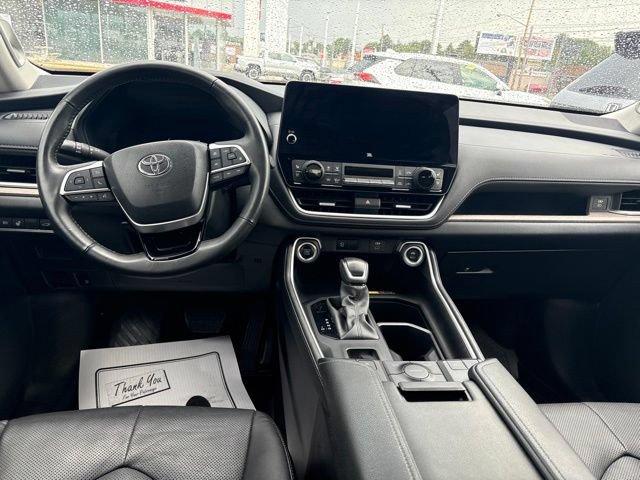Used 2024 Toyota Grand Highlander AWD image 8