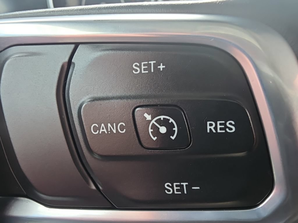 Used 2020 Jeep Gladiator Overland AWD/4WD image 24