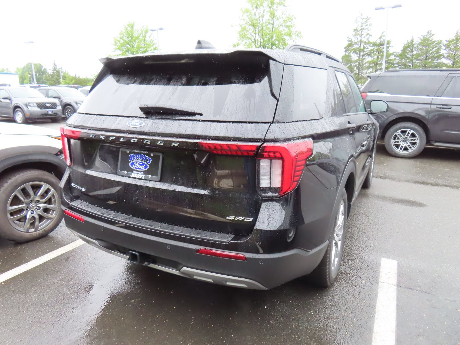 New 2026 Ford Explorer Active w/ Active Comfort Package AWD/4WD image 4
