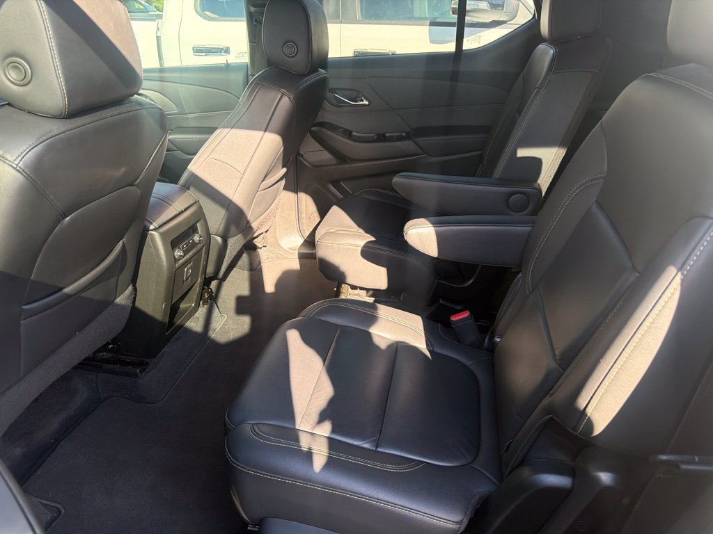 Used 2023 Chevrolet Traverse LT FWD image 11