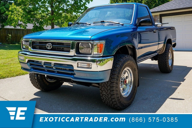 Used 1994 Toyota Pickup DX AWD/4WD image 1