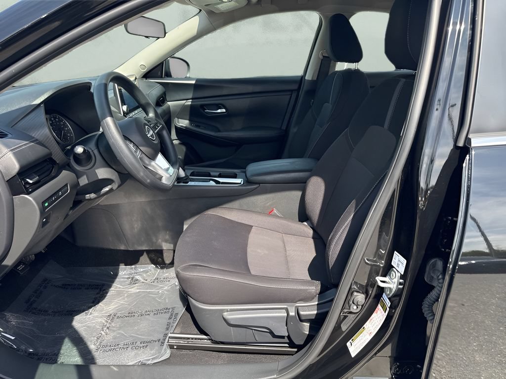 Used 2025 Nissan Sentra SV FWD image 9
