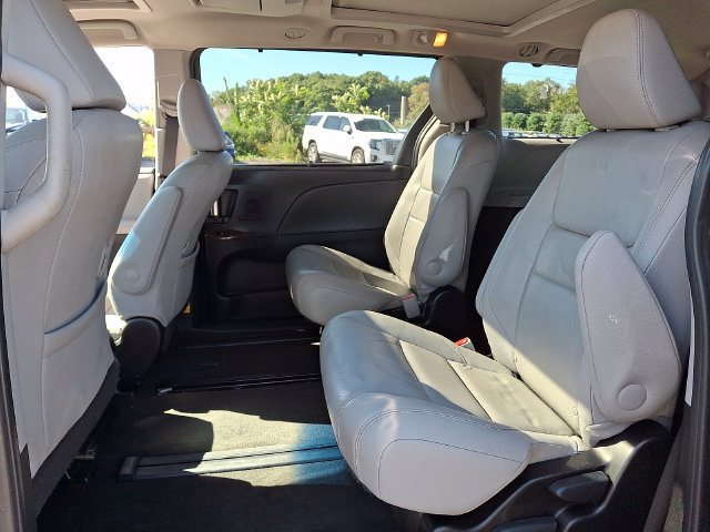 Used 2015 Toyota Sienna Limited Premium AWD/4WD image 18