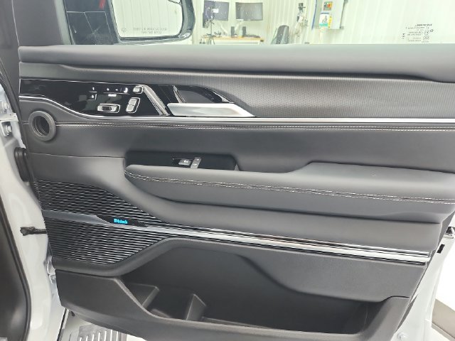 New 2026 Jeep Grand Wagoneer Summit w/ Rear Seat Video Group I AWD/4WD image 43
