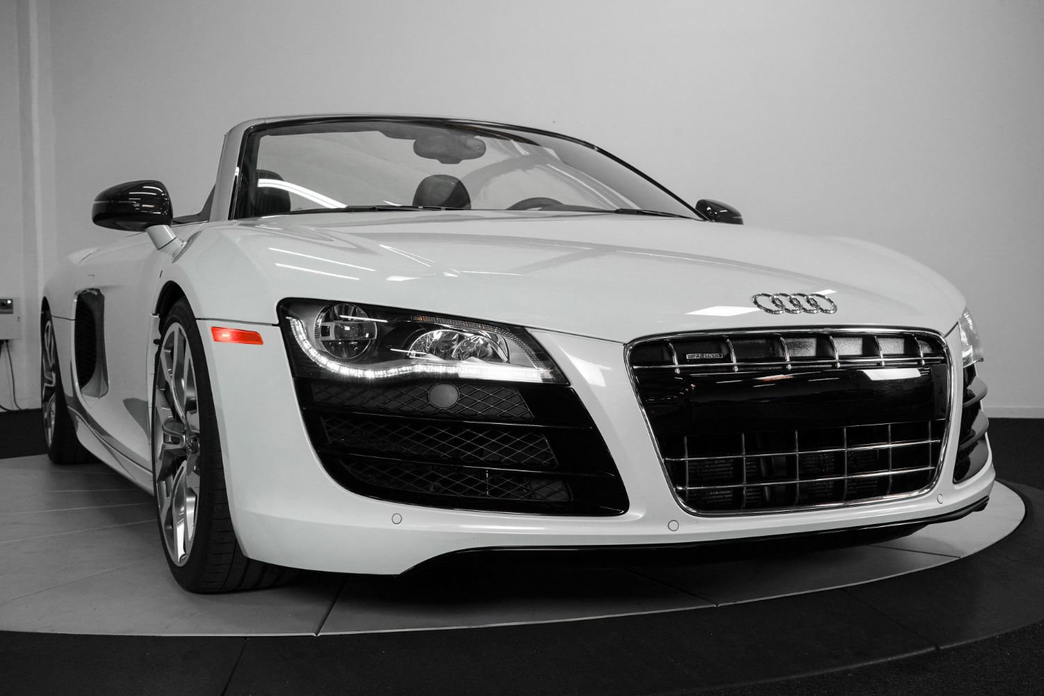 Used 2012 Audi R8 V10 image 17