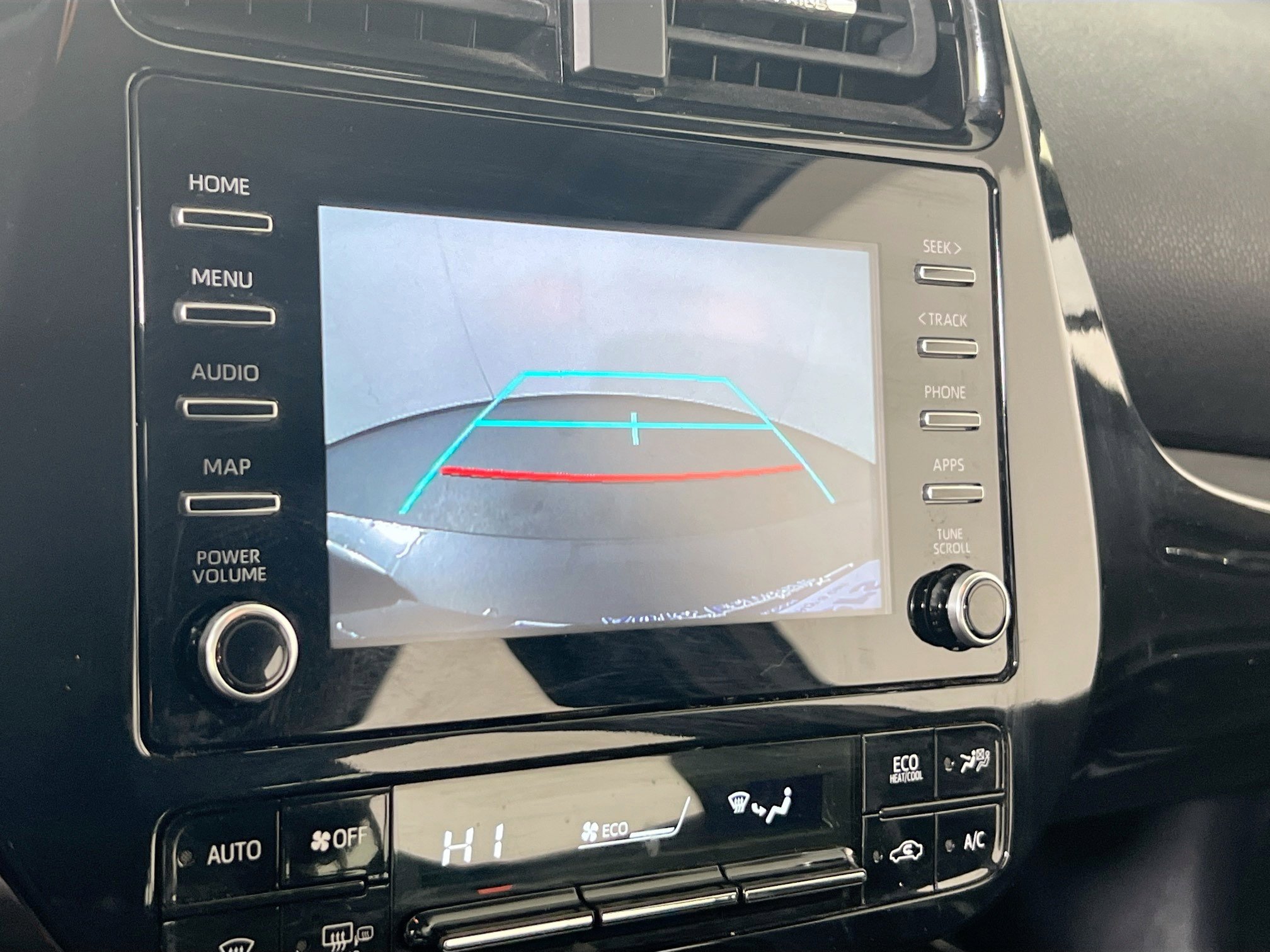 Used 2020 Toyota Prius LE image 13