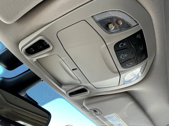 Used 2021 Chrysler Pacifica Limited image 44