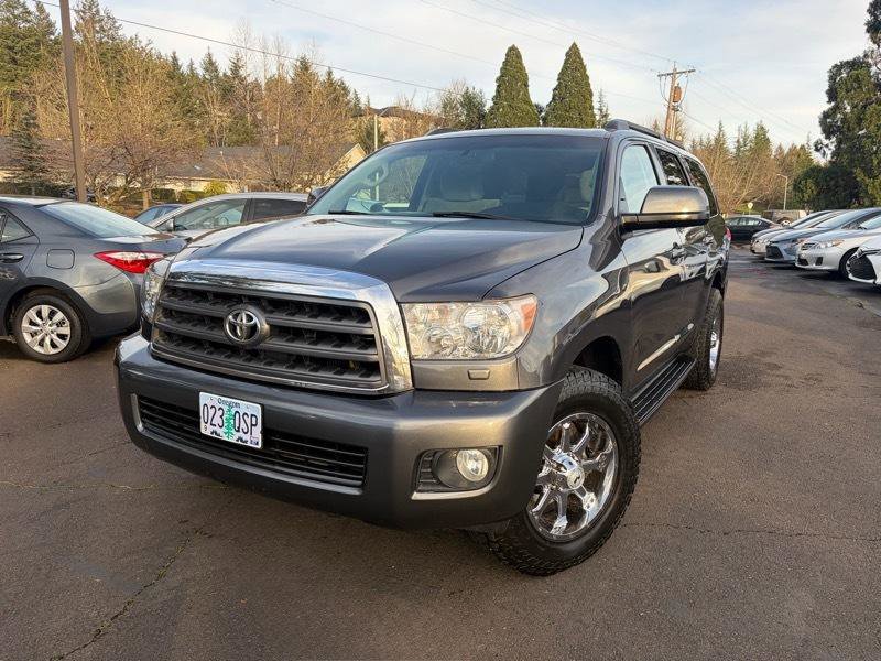 Used 2014 Toyota Sequoia SR5 AWD/4WD image 2