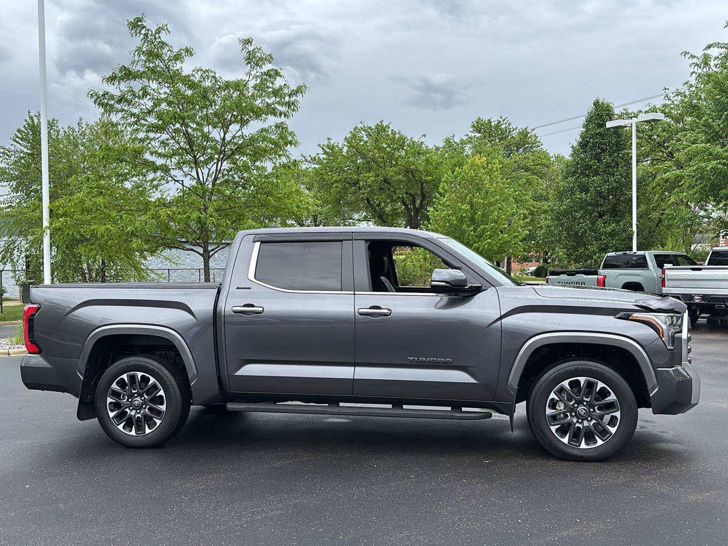Used 2025 Toyota Tundra Limited AWD/4WD image 11