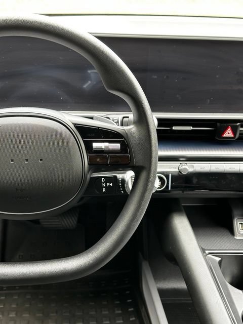 Certified 2025 Hyundai Ioniq 6 SE RWD image 28
