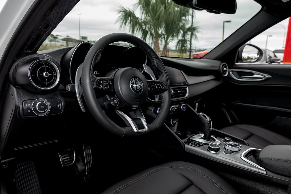 New 2025 Alfa Romeo Giulia w/ Driving Assist Package image 20