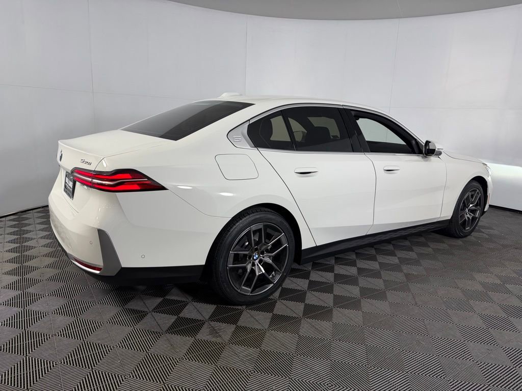 Used 2026 BMW 530i RWD image 6