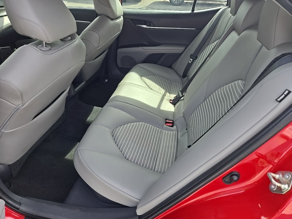 Used 2019 Toyota Camry SE FWD image 8
