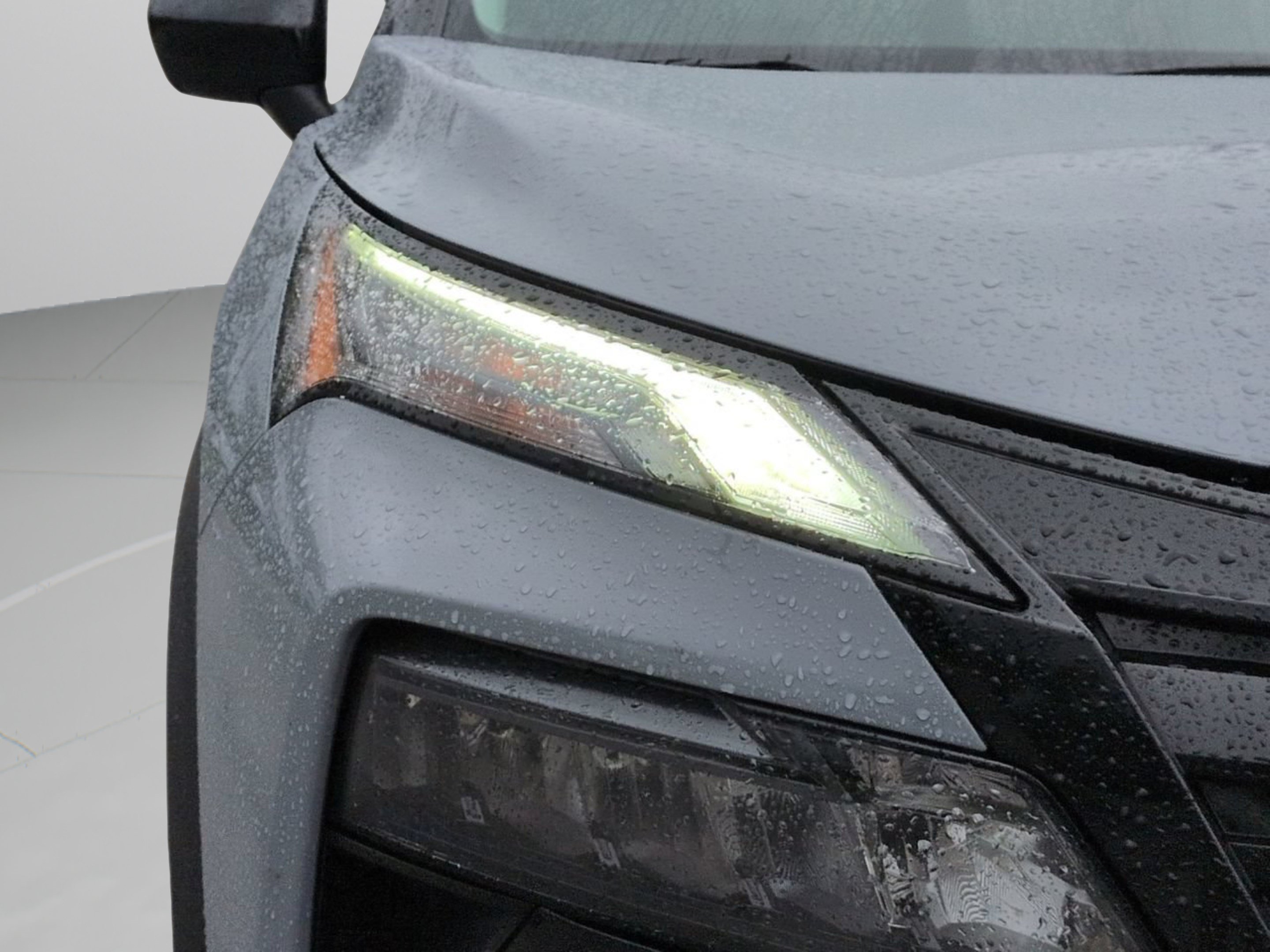 Used 2025 Nissan Rogue SV AWD/4WD image 12