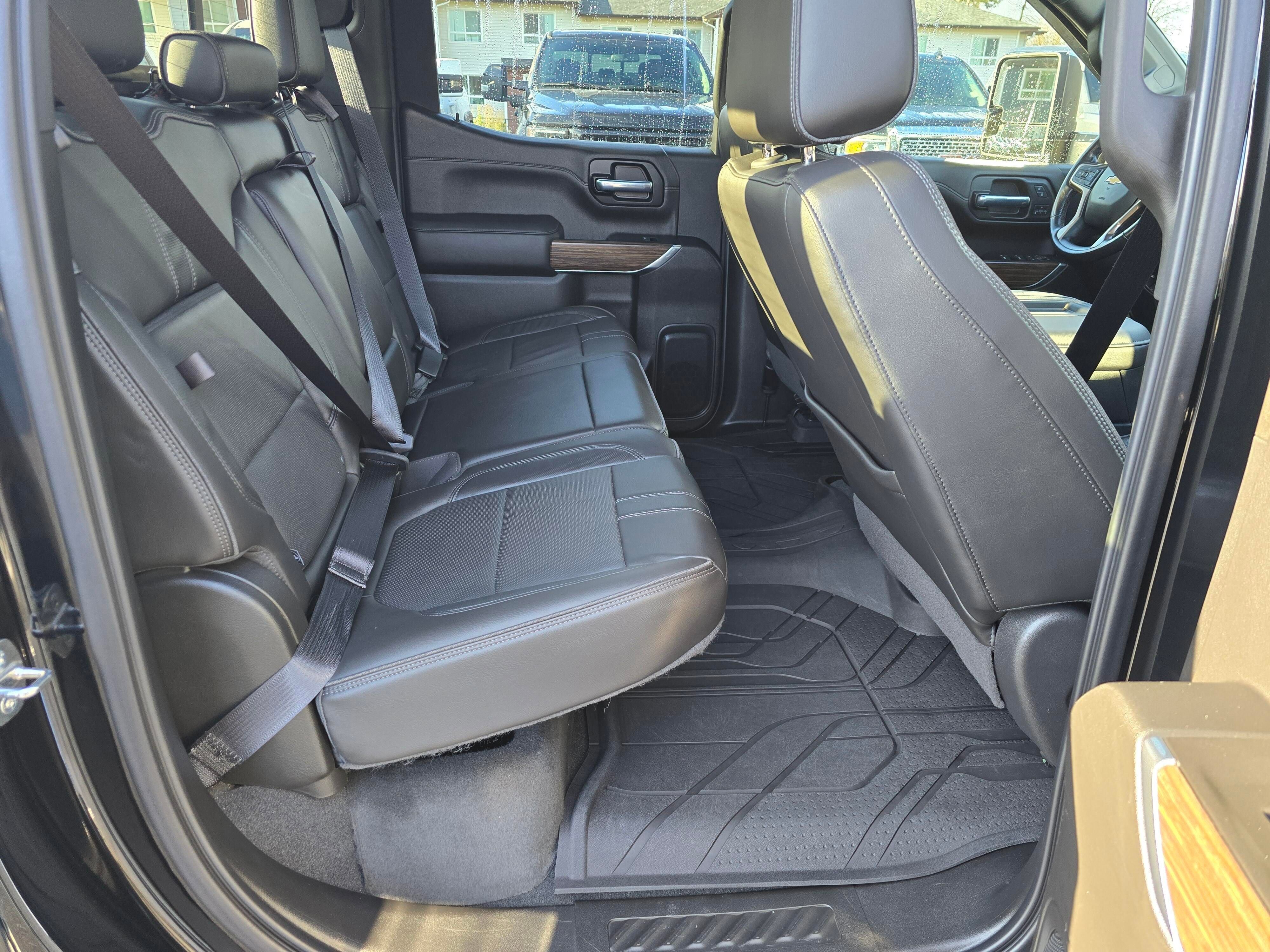 Used 2020 Chevrolet Silverado 1500 High Country w/ Technology Package AWD/4WD image 30