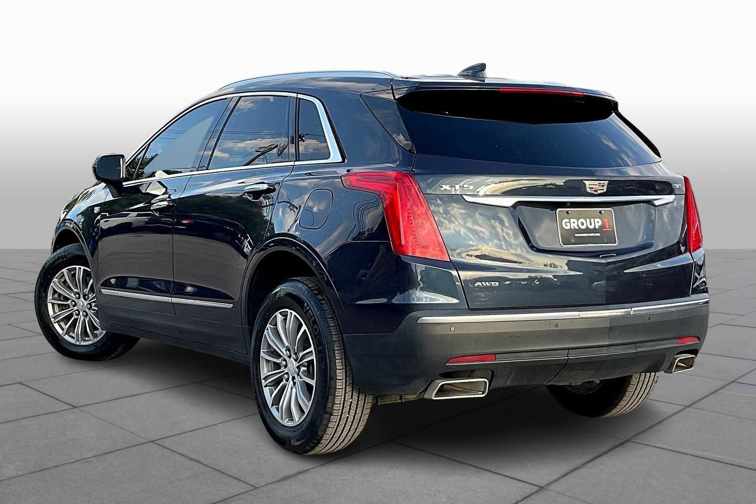 Used 2018 Cadillac XT5 Luxury w/ Driver Awareness Package image 19