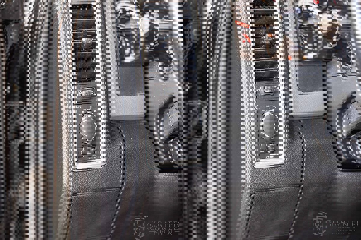 Used 2020 RAM 1500 Classic SLT w/ Luxury Group image 18