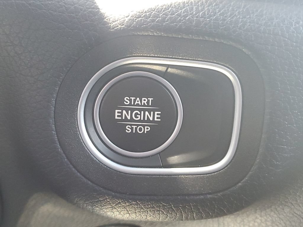 Used 2025 Mercedes-Benz GLE 450e 4MATIC image 30