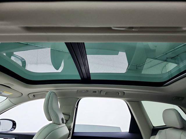 Certified 2026 Volvo XC60 B5 Ultra AWD/4WD image 18