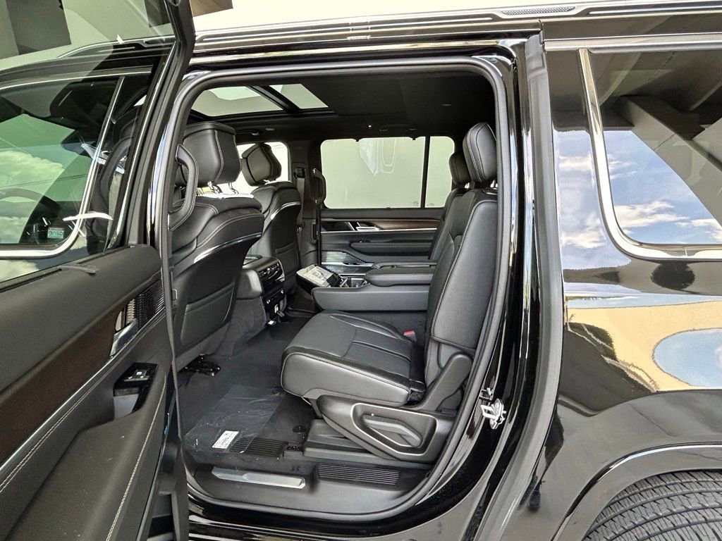 Used 2024 Jeep Grand Wagoneer L 4WD w/ HD Trailer Tow Package image 38