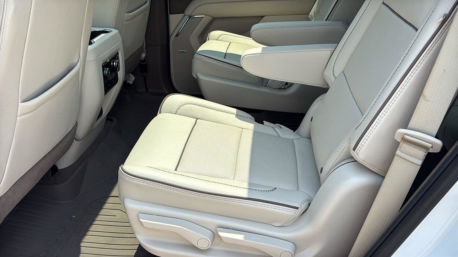 Certified 2026 GMC Yukon Denali w/ Denali Reserve Package RWD image 17