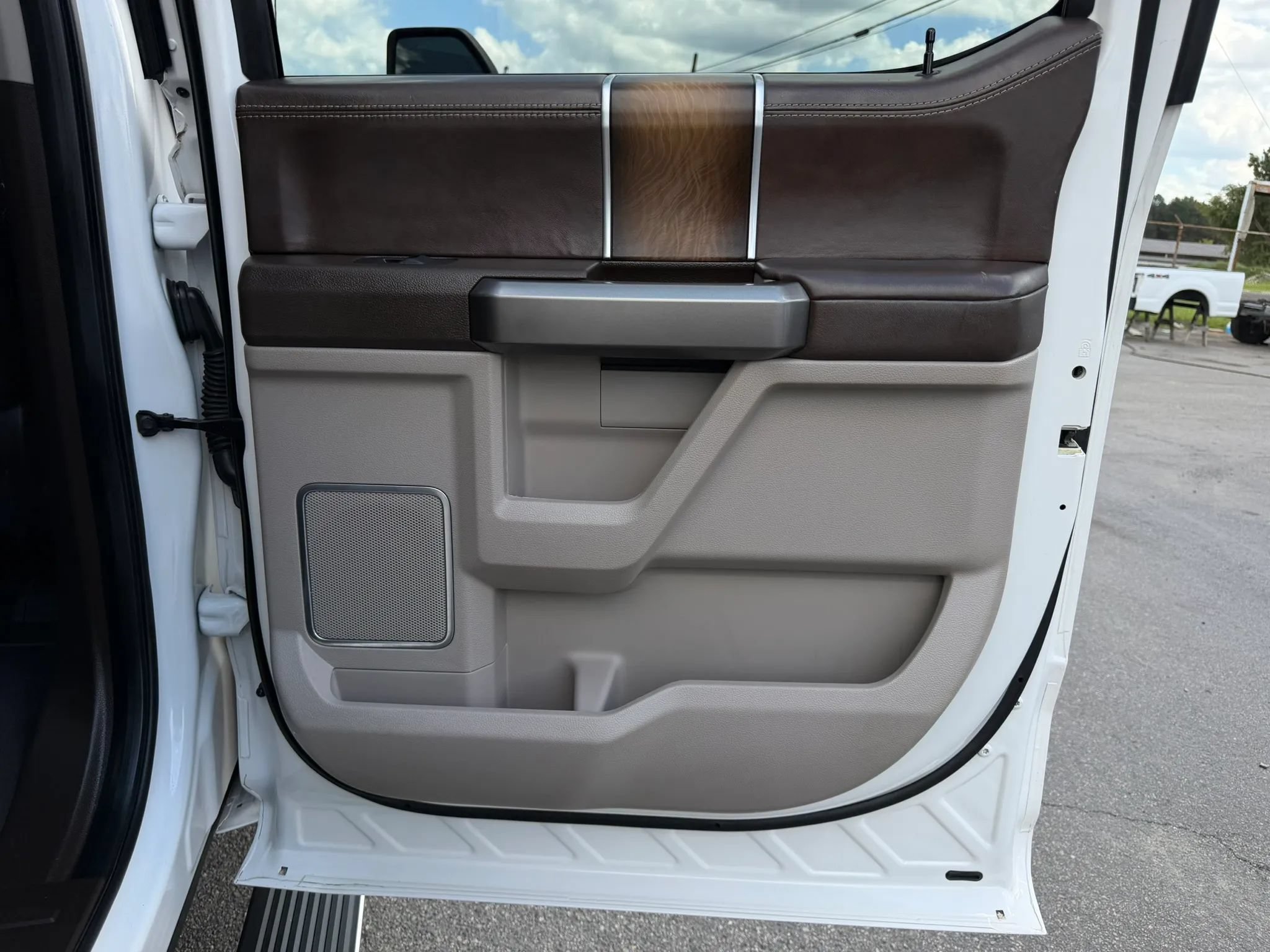 Used 2019 Ford F250 Limited AWD/4WD image 31