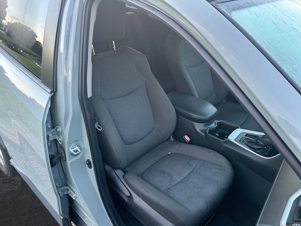 Used 2022 Toyota RAV4 XLE FWD image 31