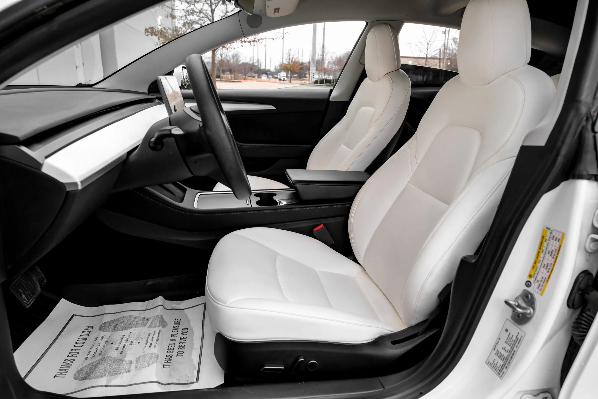 Used 2021 Tesla Model 3 Standard Range Plus image 17