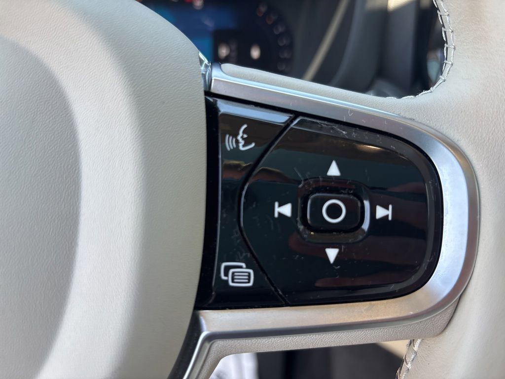 Certified 2023 Volvo XC60 B5 Core w/ Climate Package AWD/4WD image 26