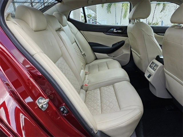 Used 2018 Nissan Maxima Platinum image 12