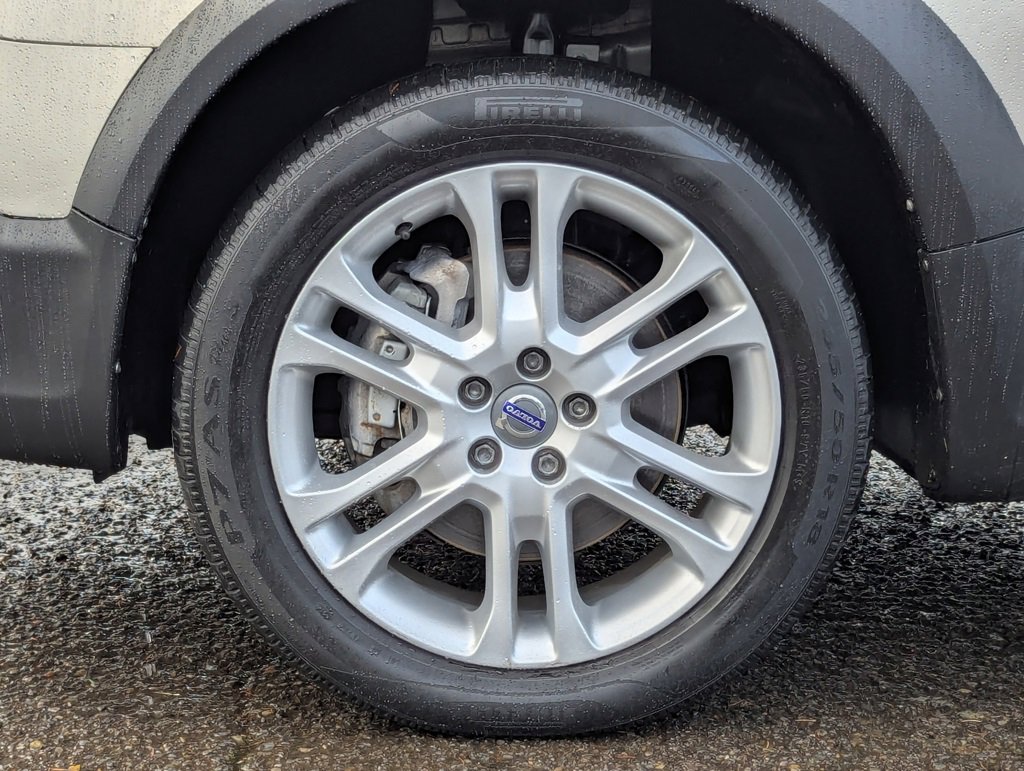 Used 2016 Volvo XC70 T5 Premier w/ Proximity Package image 38