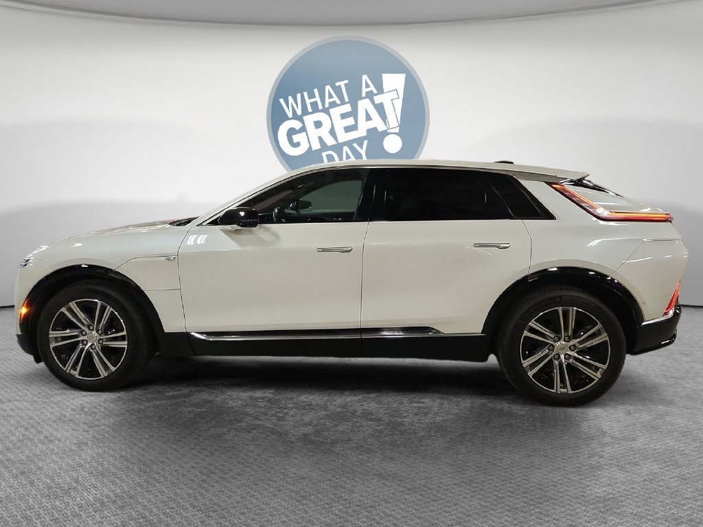 Certified 2024 Cadillac Lyriq Luxury AWD/4WD image 7