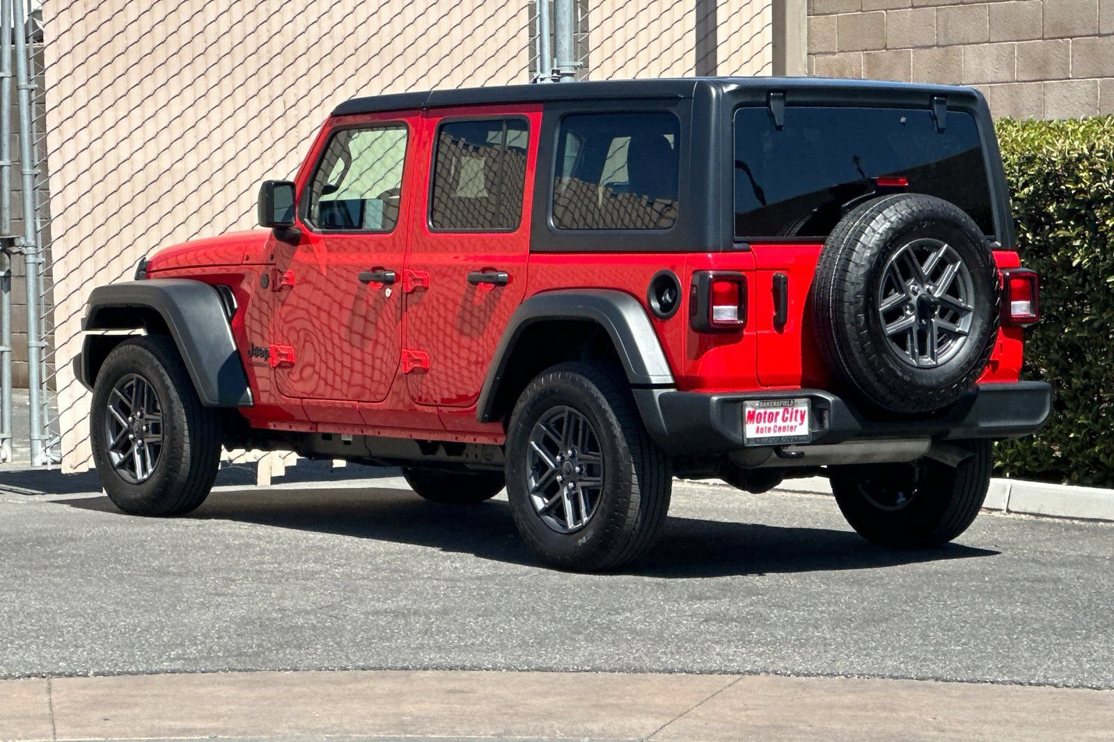 Used 2025 Jeep Wrangler Unlimited Sport AWD/4WD image 6