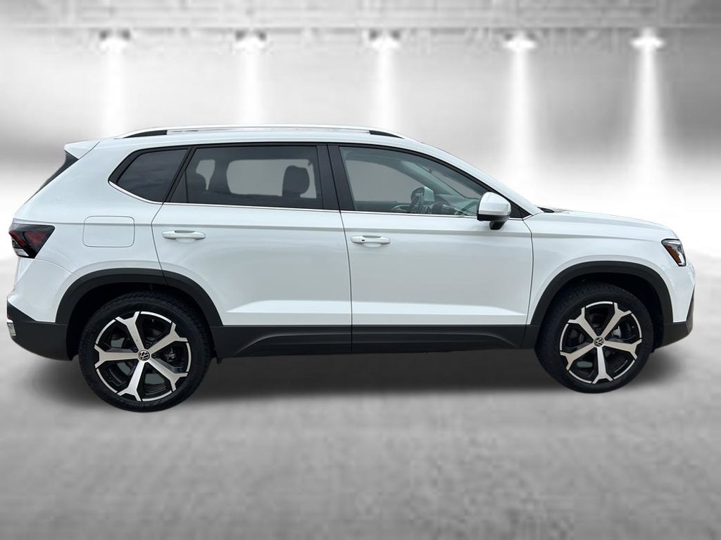 Used 2026 Volkswagen Taos SEL AWD/4WD image 7