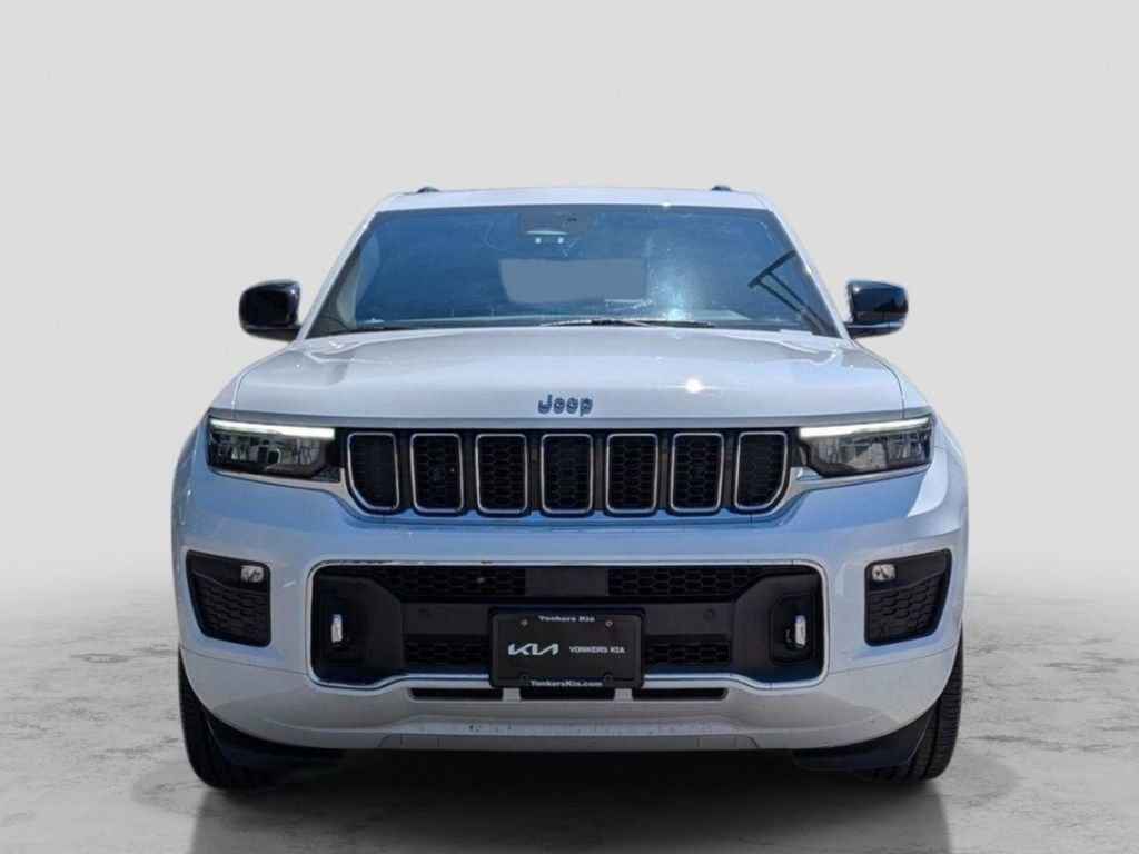 Used 2023 Jeep Grand Cherokee Overland w/ Luxury Tech Group IV AWD/4WD image 3