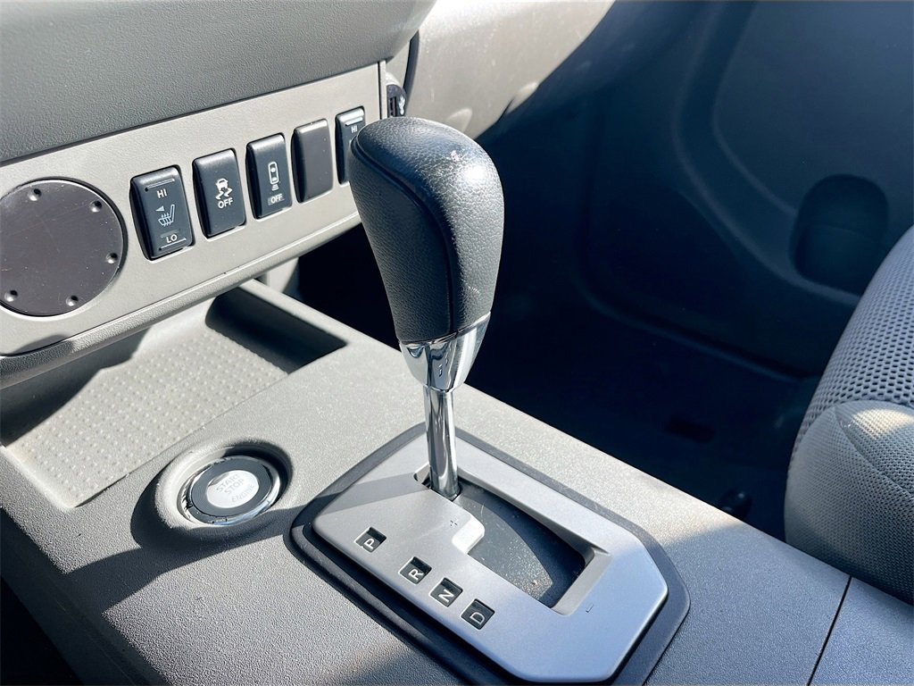 Used 2020 Nissan Frontier SV image 16